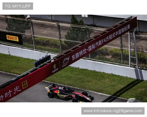 F1赛事即将开启新赛季 激烈竞争引发车迷热议与期待